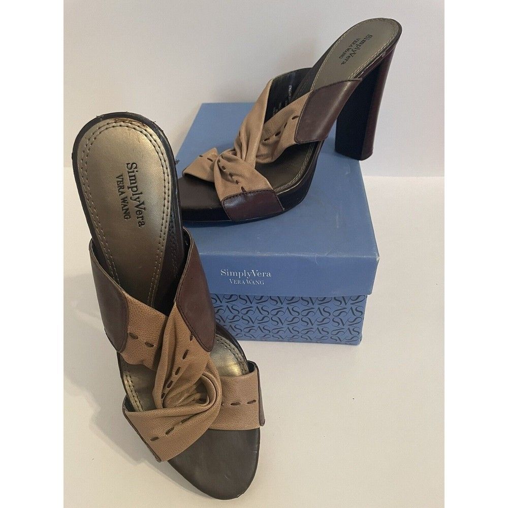 Simply Vera Vera Wang Uma Taupe Leather 4” Slip-on Heels Size 9